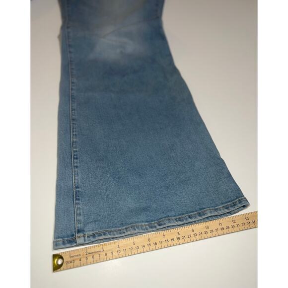 Good American New women’s good leg flare with flat tummy tech blue jeans - Picture 3 of 14